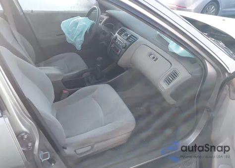 2001 Honda Accord 2.3 Lx from USA, damaged, VIN JHMCG65551C002602